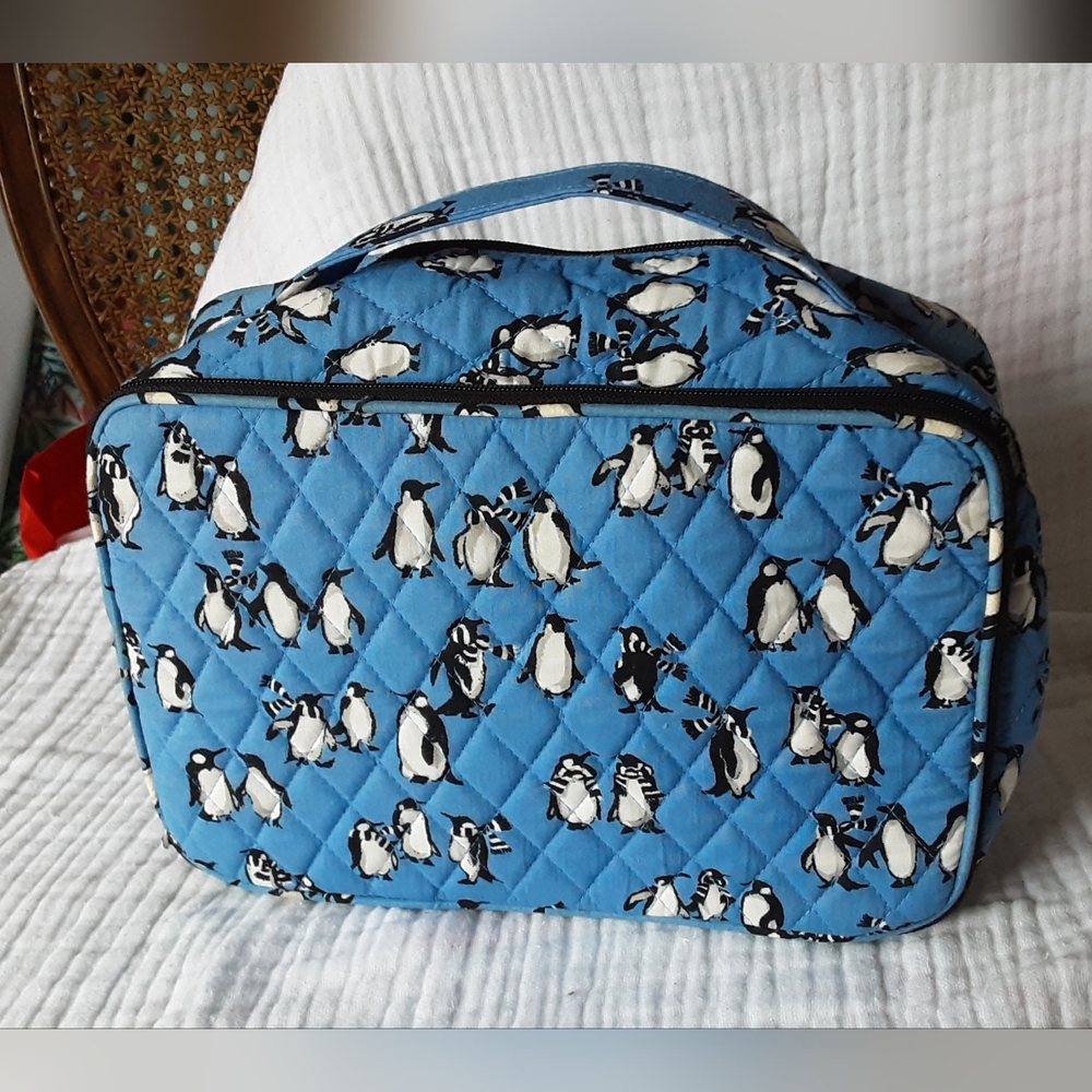 EUC Vera Bradley Blue Penguins Cosmetic Case